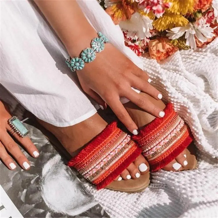 2024 women's new flat bottomed toe sandals women's summer new fashion tassel style women's slippers women's shoes